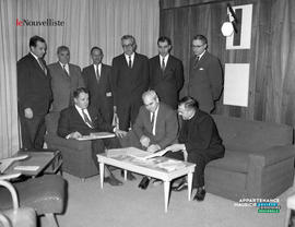 001 - Groupe d'hommes