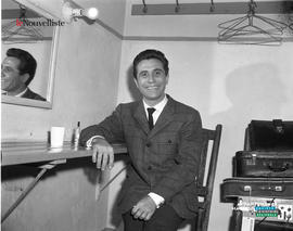 001 - Gilbert Bécaud