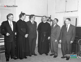 001 - Groupe d'hommes