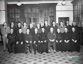 001 - Groupe d'hommes