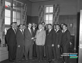 002 - Groupe d'hommes