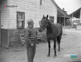 003 - Homme avec cheval