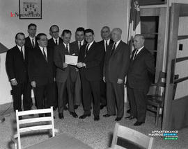 001 - Groupe d'hommes