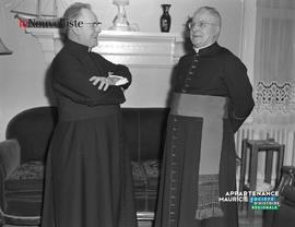 001 - Deux religieux