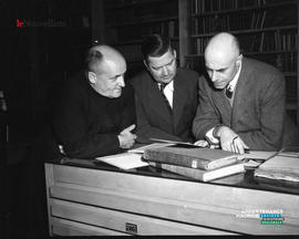002 - Groupe d'hommes