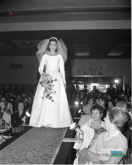 002 - Mannequin mariée