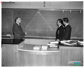 001 - Conférencier chez les étudiants