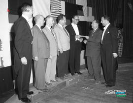002 - Groupe d'hommes