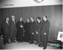 001 - Groupe d'hommes