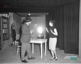 001 - Pièce de théâtre