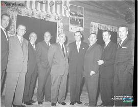 002 - Groupe d'hommes