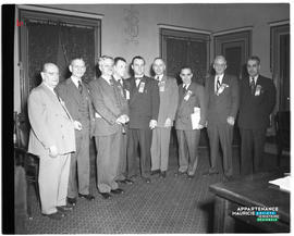 001 - Groupe d'hommes