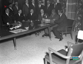 001 - Groupe d'hommes