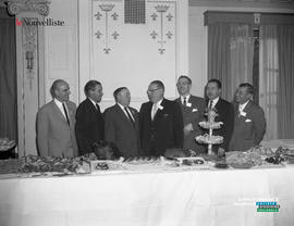 003 - Groupe d'hommes