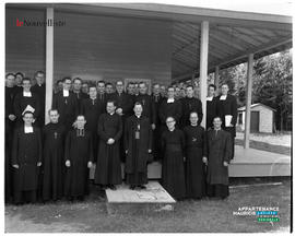 001 - Groupe d'hommes
