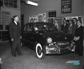 001 - Personnes et voiture