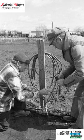 Hommes travaillant