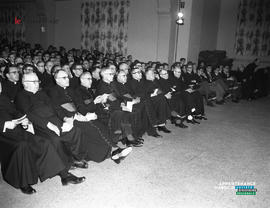 002 - Groupe de religieux