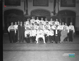 002 - Groupe d'hommes