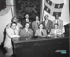 007 - Groupe d'hommes