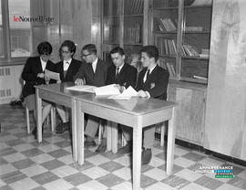 001 - Étudiants
