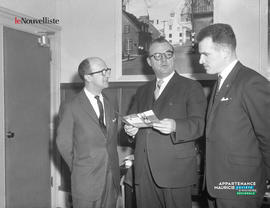 001 - Groupe d'hommes