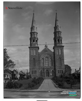 001 - Église