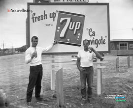 002 - Panneau publicitaire