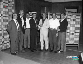 001 - Groupe d'hommes