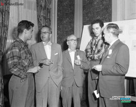 003 - Cinq hommes