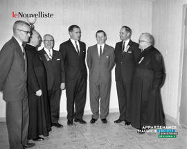 001 - Groupe d'hommes