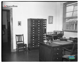 001 - Bureau