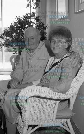 Couple assis