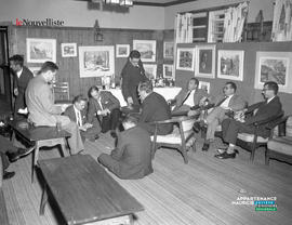 001 - Groupe d'hommes