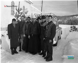 001 - Groupe d'hommes