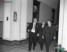001 - Trois hommes au Palais de Justice