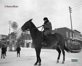 002 - Homme sur un cheval