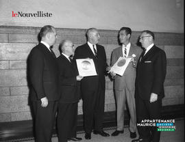 001 - Hommes diplômes