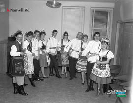001 - Groupe de danseurs