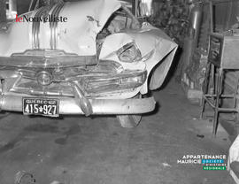 002 - Chevrolet 56 accidentée