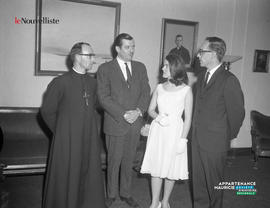 002 - Groupe de J.M.C.