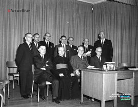 001 - Groupe d'hommes