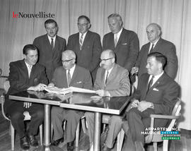 002 - Groupe d'hommes