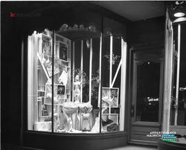 001 - Vitrine