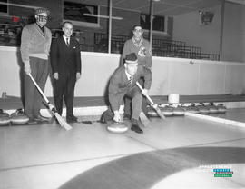 001 - Curling