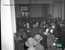 001 - Foule au Palais de justice