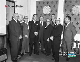 001 - Groupe d'hommes