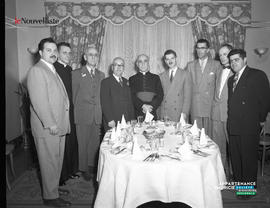 001 - Groupe d'hommes