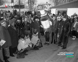 012 -  Groupe avec mascotte