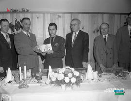 002 - Groupe d'hommes